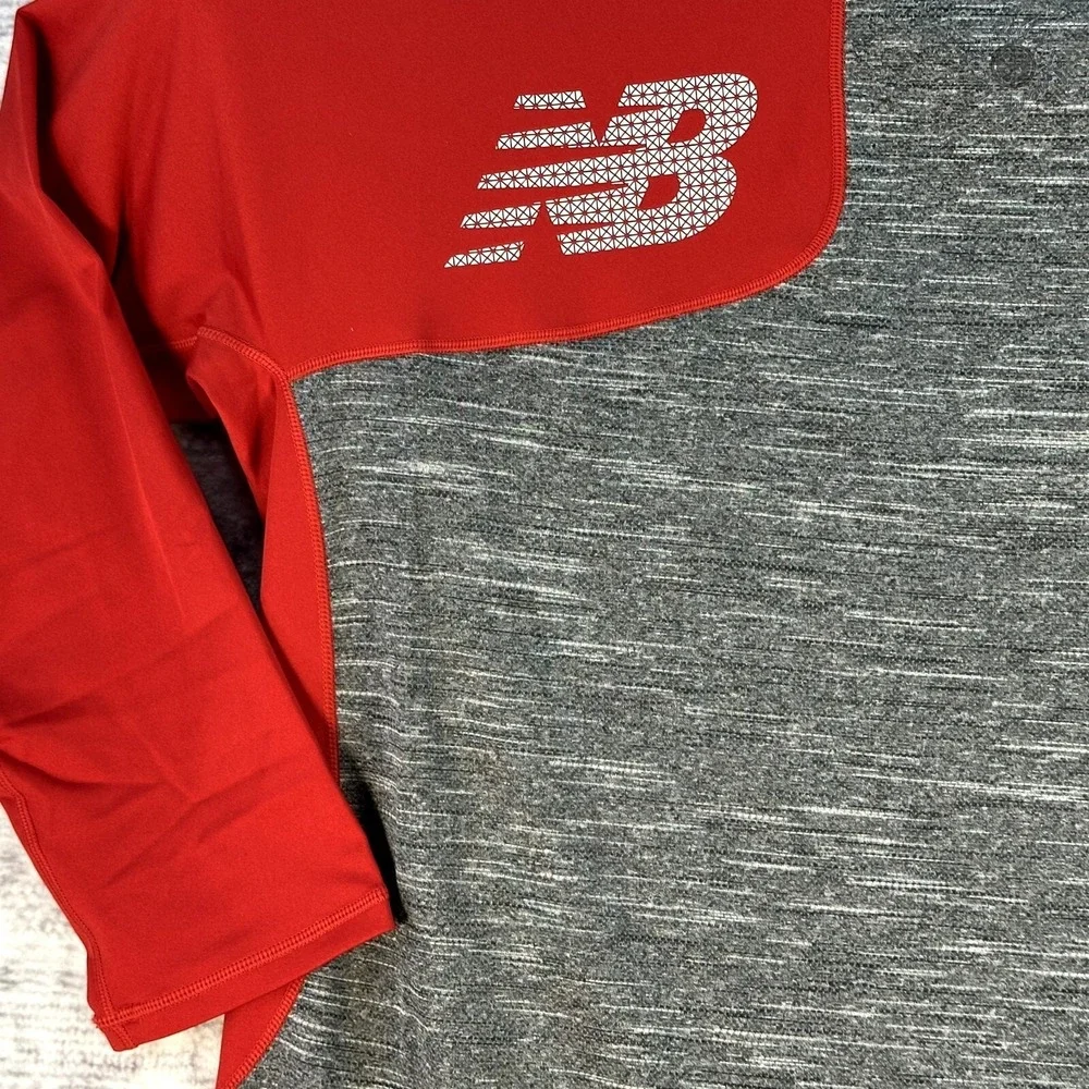 NWT New Balance Asymmetric 2.0 Right Baseball Tee 3/4 Sleeve Red & Grey‎ Men's S